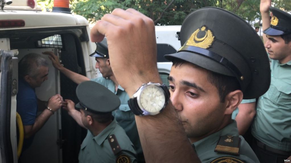 16 ölkənin jurnalistləri Əfqan Muxtarlını müdafiə edir