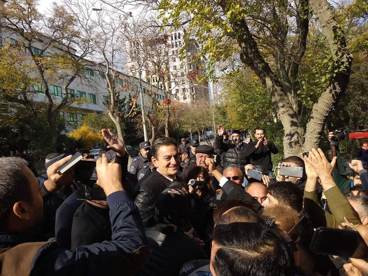 Siyasi fəallar təzyiqə məruz qalıb