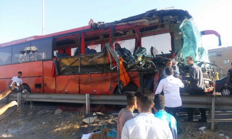 CAR-da hərbçiləri daşıyan avtobus aşıb, ölən və yaralananlar var