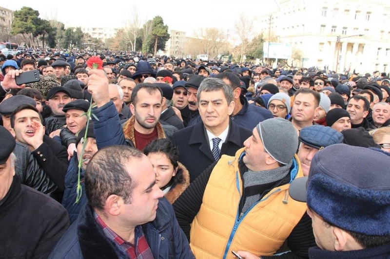 Şəhidlər Xiyabanını ziyarət zamanı Milli Şura tərfədarları saxlanılıb