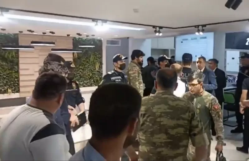 İkinci Qarabağ müharibəsinin bir qrup veteranı nazirliyin önündə etiraz aksiyası keçirib