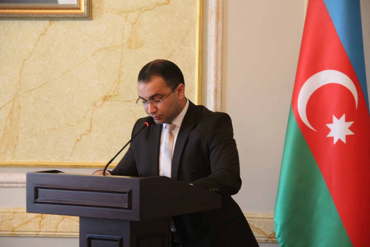Radikallığı təbliğ edən 63 adda kitabın Azərbaycana idxalının qarşısı alınıb