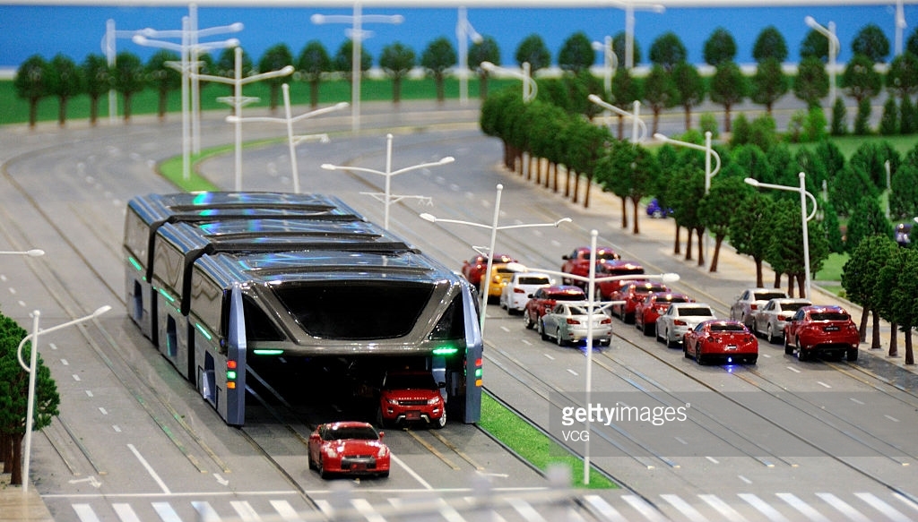 Çində "gələcəyin avtobusu" istifadəyə verilib - fotolar