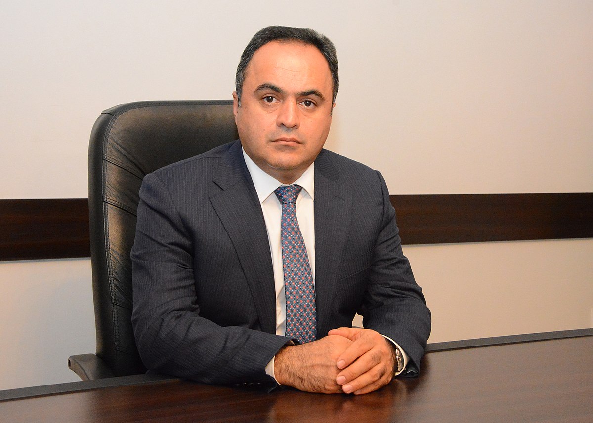 İcra başçısı məhkəməyə verildi