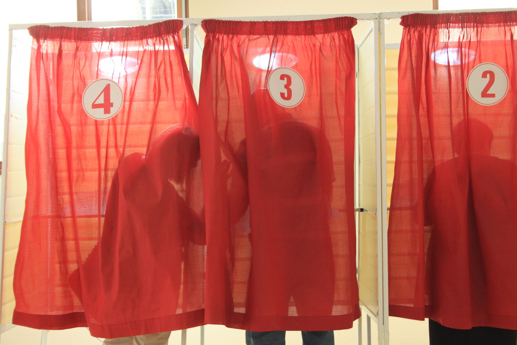 Canlı bloq - Referendumda baş verənləri buradan izlə - foto-video