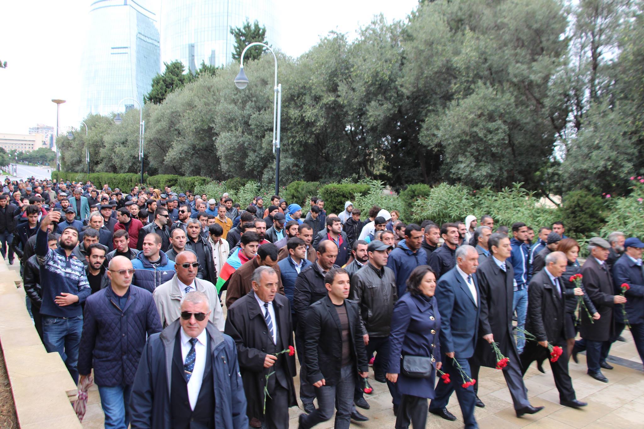 Milli Şura və AXCP Şəhidlər Xiyabanını ziyarət edib [Fotolar]