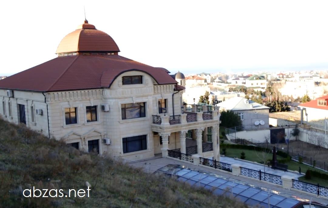 Deputat Mirzəcan Xəlilovun usta puluna tikdirdiyi villası və fəhlələrin etirazı [Foto-video]