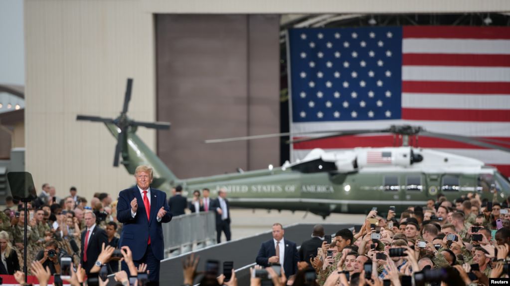 Tramp hərbi xərclərə veto qoymaqla hədələyir