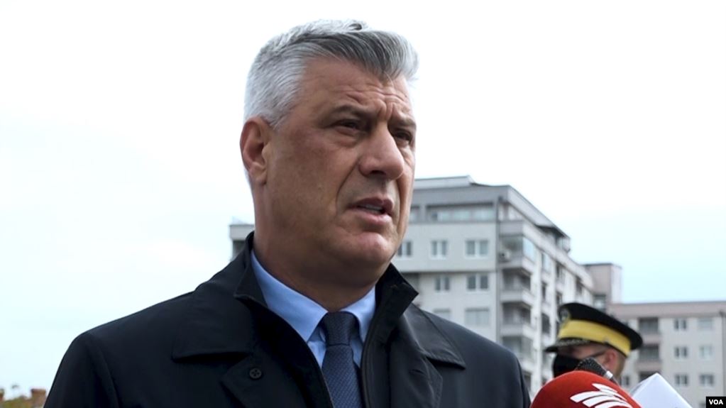 Müharibə cinayətlərində ittiham edilən Kosovo prezidenti istefa verdi