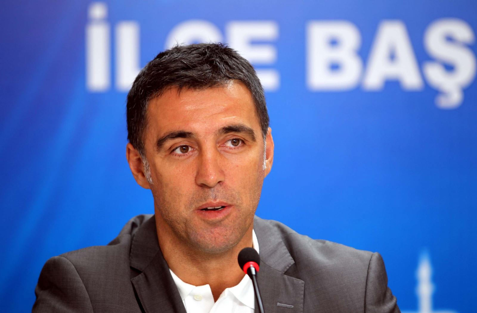 Hakan Şükürün villasında axtarış aparılıb