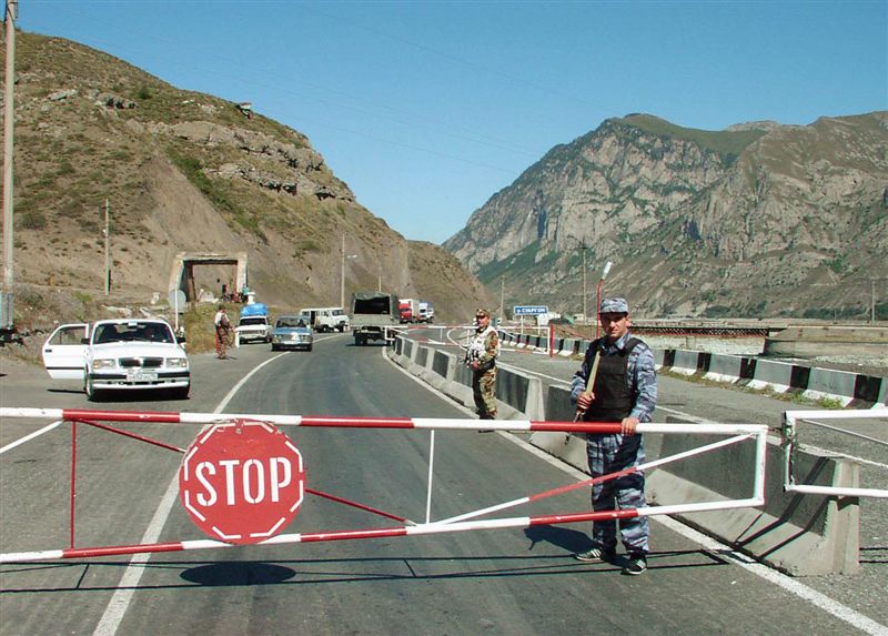 Azərbaycanda 30 nəfərə siyasi motivli səyahət qadağası qoyulub
