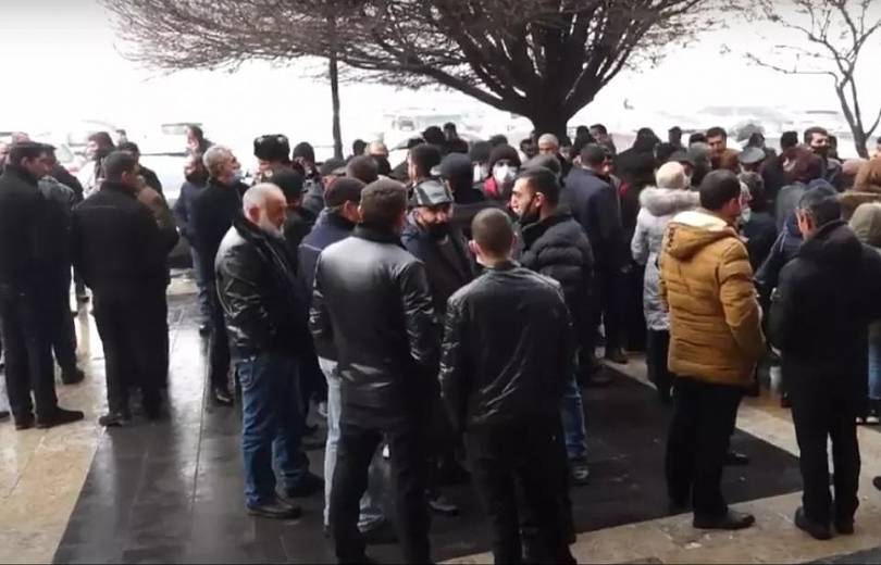 Laçından çıxmış ermənilər kompensassiya tələbi ilə aksiya keçiriblər