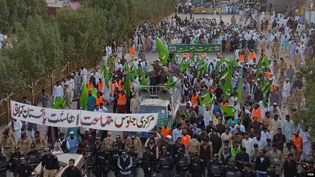 Fransa əleyhinə karikatura ilə bağlı etirazlar keçirilib