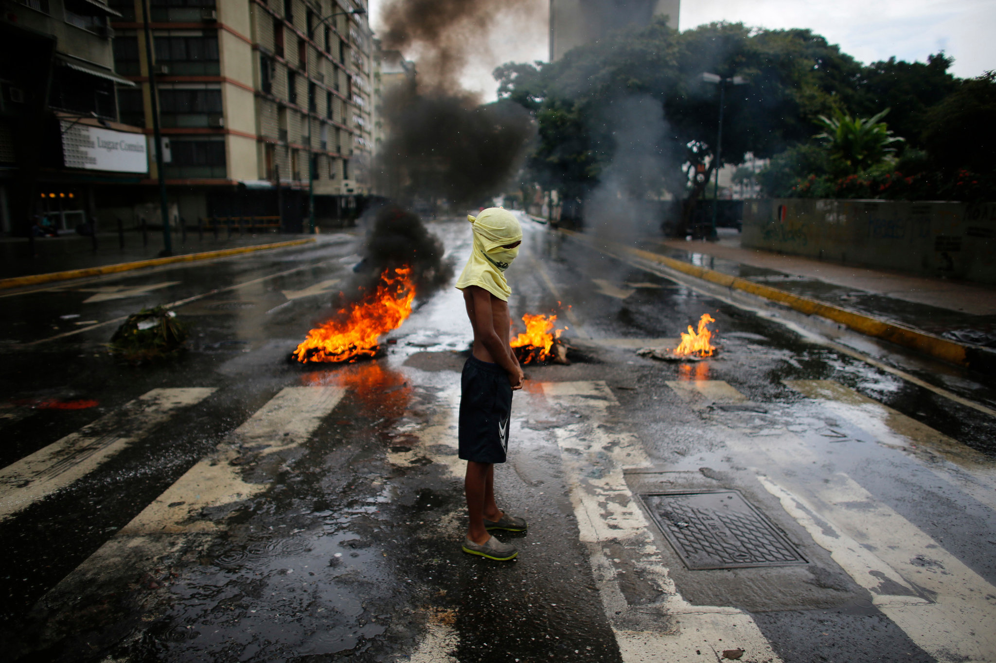XİN: Peru prezidenti Venesuelanın daxili işlərinə qarışır