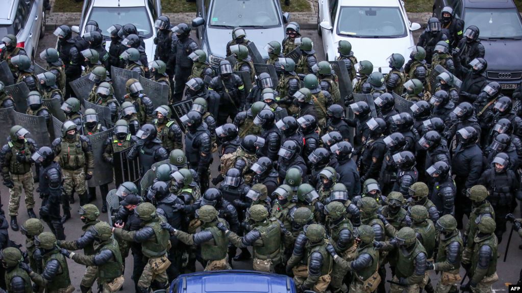 BMT: Belarusda dinc nümayişçilərə hədsiz güc tətbiq edilir