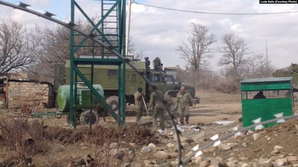 Rus hərbçilərinin daha bir gürcü kəndini işğal etdiyi deyilir: Gürcü tərəfi kəndə heç kimi buraxmır