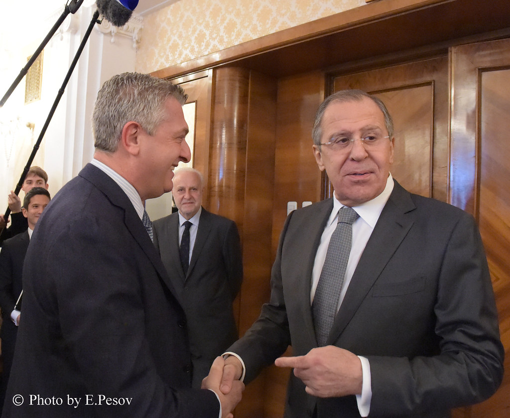 Lavrov BMT-nin Qaçqınların İşləri üzrə Ali Komissarı ilə Qarabağ qaçqınlarının evlərinə qayıtması məsələsini müzakirə edib