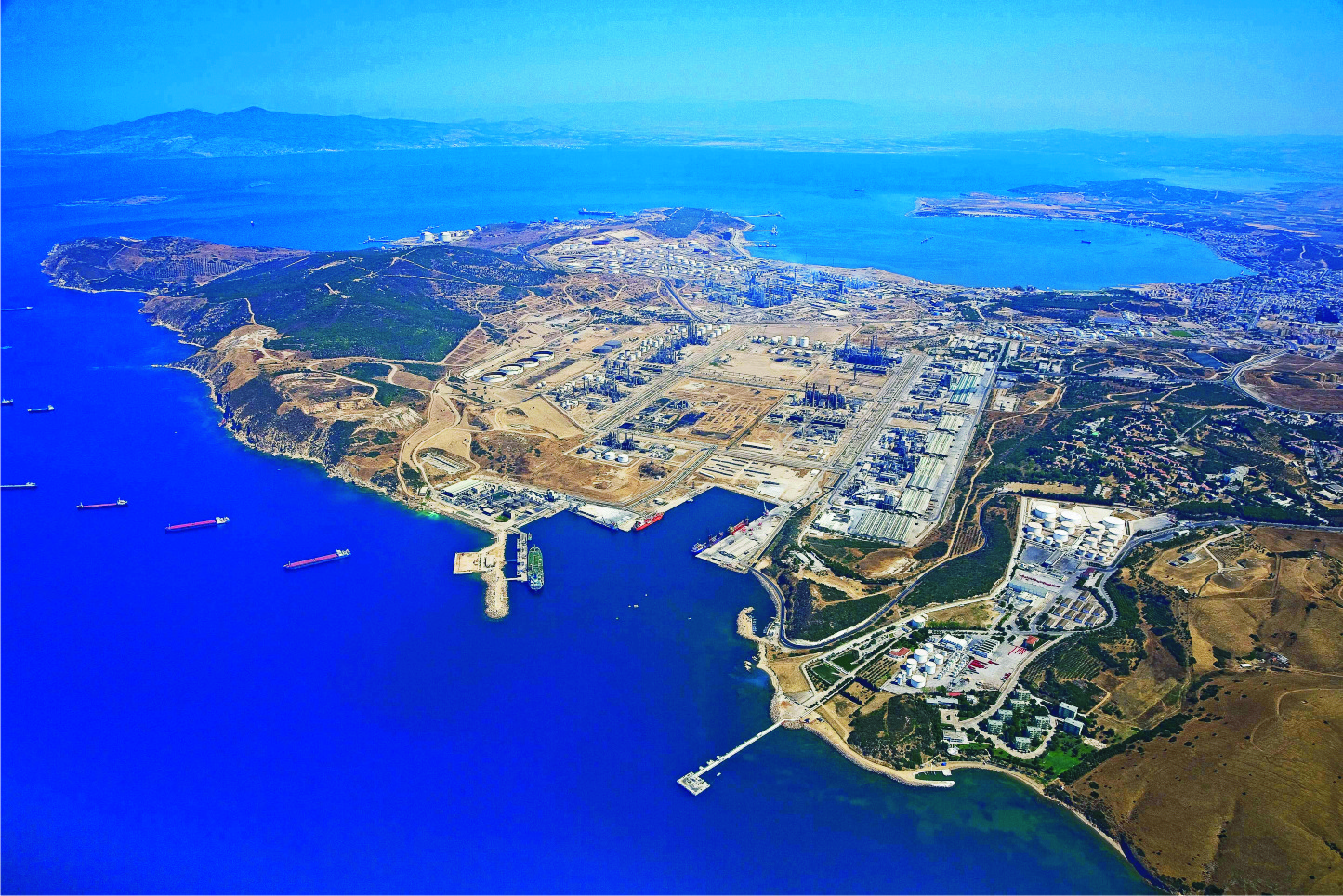 Hüquq-mühafizə orqanları "Petkim"ə məxsus obyektlərdə axtarışlar aparır