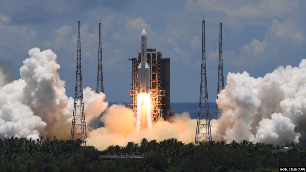 Çinin kosmik gəmisi Aya endi