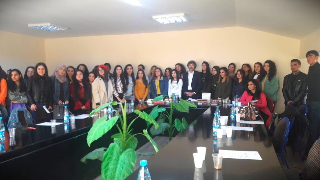 Kitab blogerləri bir yerə toplaşdılar [Fotolar]