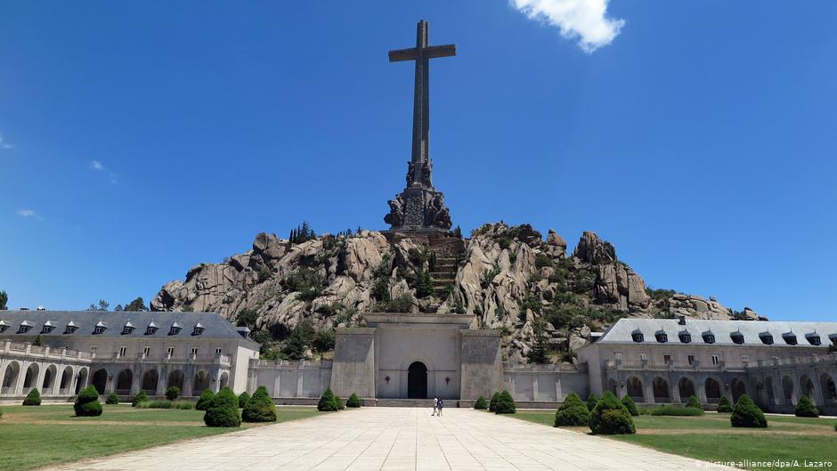 İspaniya məhkəməsi diktator Frankonun məzarını Şəhidlər Xiyabanından götürmək qərarını verib