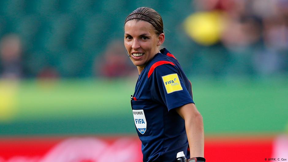 UEFA-da ilk dəfə: Kişi futbolçuların oyununu qadın hakim idarə edəcək