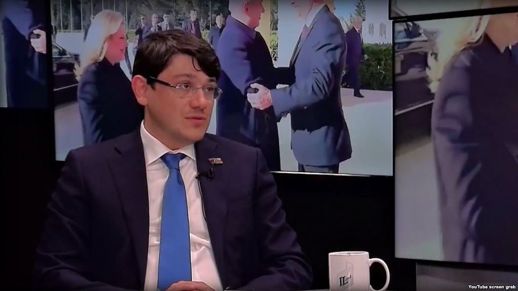 Deputat: "Dünyada bir milyard insan acdır, Oyun keçirilməsin?"