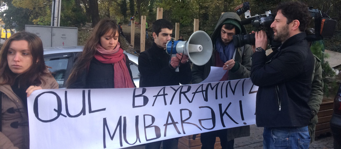 Tiflisdə heykəl məhbuslarına dəstək aksiyası keçirilib - [Fotolar]