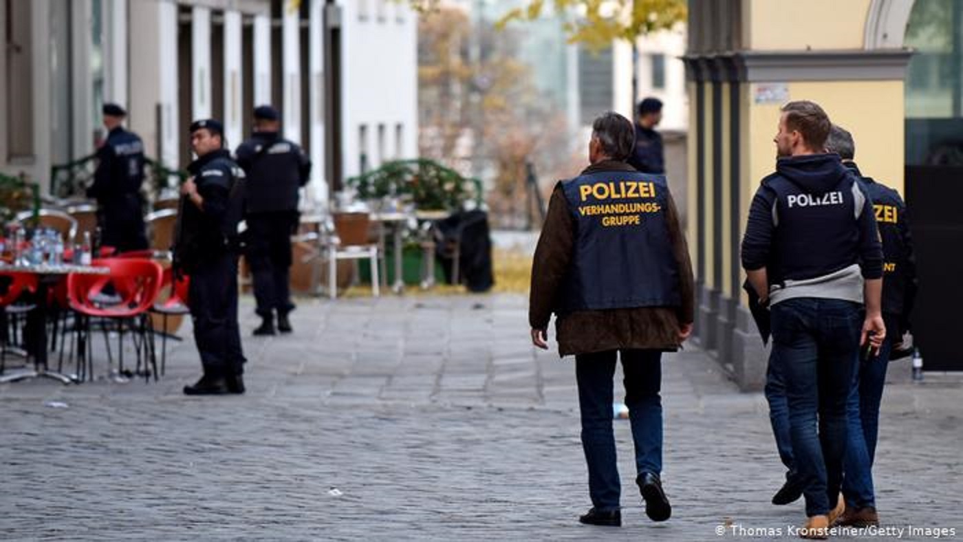 Slovakiya kəşfiyyatının başçısı və polisinin keçmiş rəhbəri həbs edilib