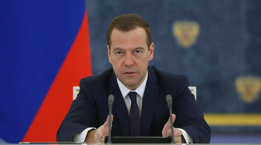 Dmitri Medvedev: "İndi Qarabağın statusundan danışmaq partlayışa səbəb ola bilər"