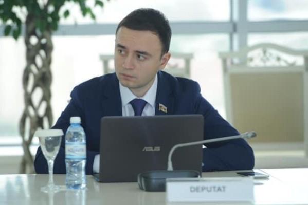 Deputat: "Azərbaycanla müqayisədə Almaniyada benzinin qiyməti xeyli yüksəkdir”