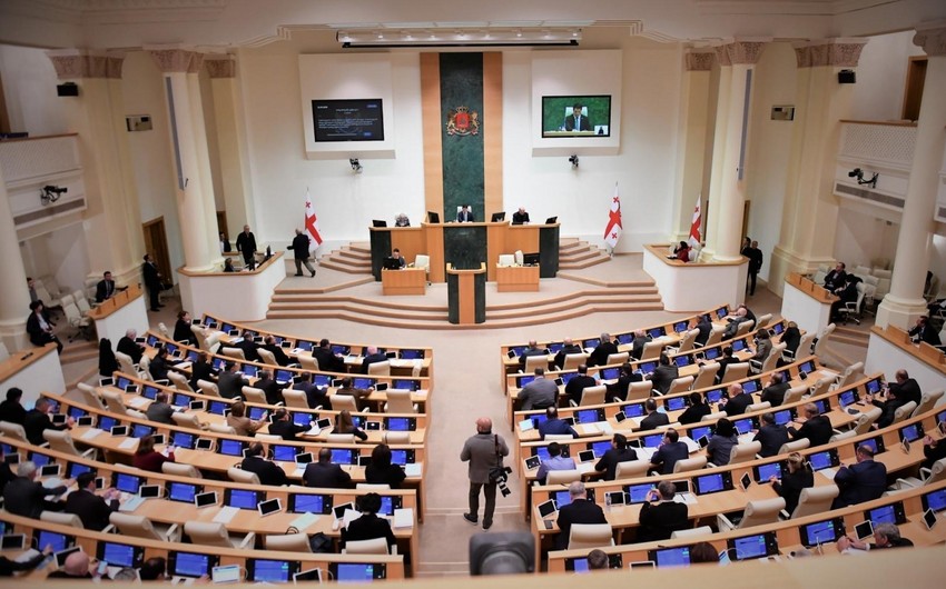 Gürcüstan müxaifəti deputat mandatlarından rəsmən imtina etdi