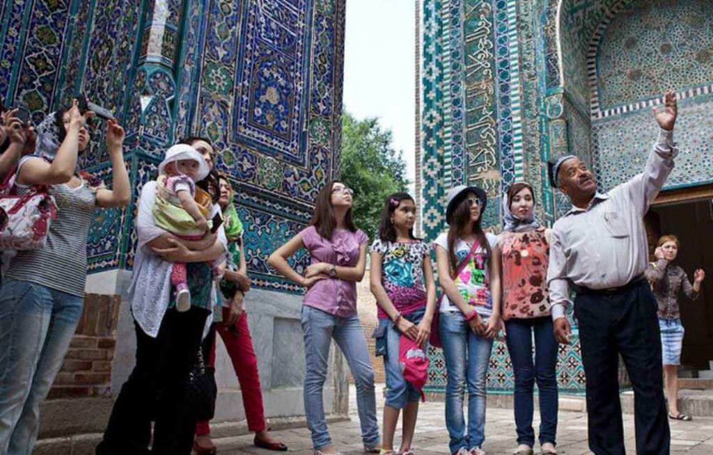 Özbəkistana gələn turistlərin sayı 42 faiz artıb