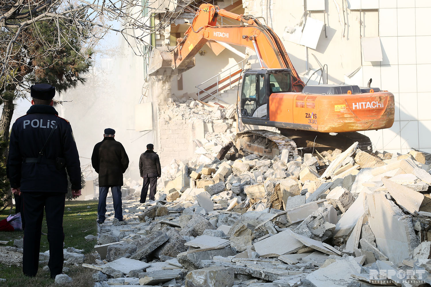 Bakıda otel sökülür - [Fotolar]