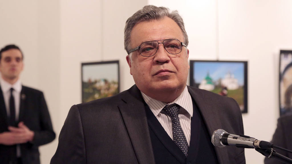 Rusiya səfiri öldürülən sərginin təşkilatçısı həbs olundu