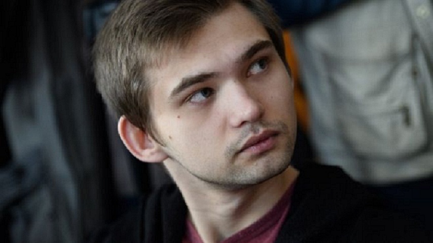 Prokuror kilsədə pokemon tutana 3,5 il həbs cəzası tələb edib