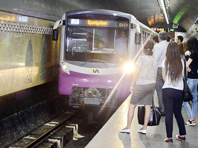 Bakı metrosunda intihara cəhd edən reanimasiyada dünyasını dəyişdi