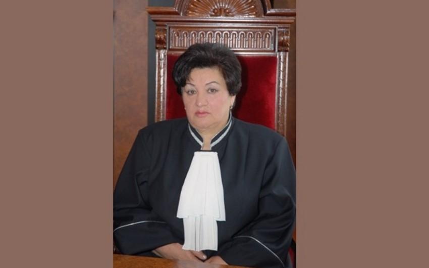 Konstitusiya Məhkəməsinin məşhur hakimi təqaüdə göndərildi