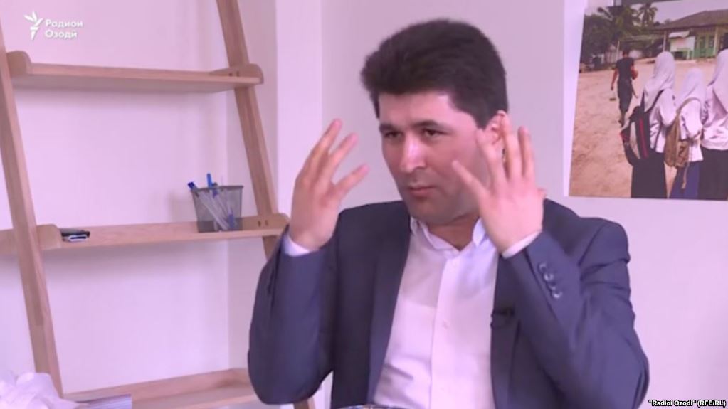 Tacik müxalifətçi rus və tacik hökümətini onu oğurladıqları üçün məhkəməyə verir