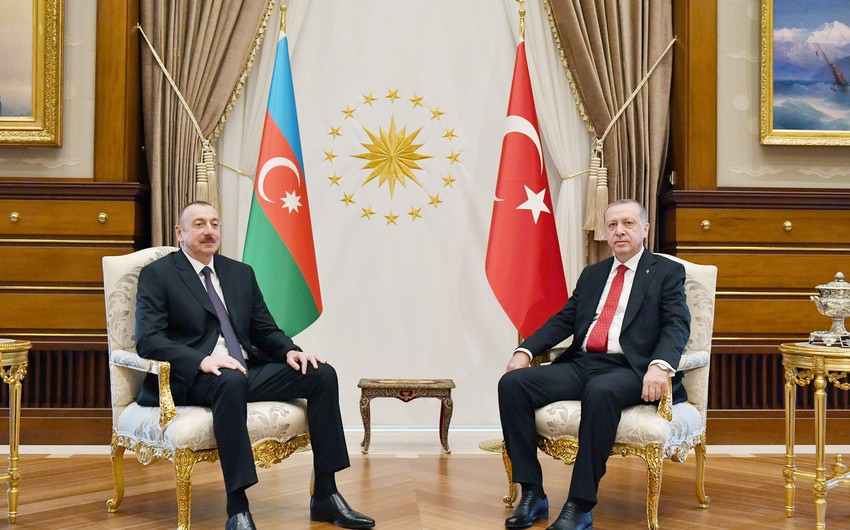 Ərdoğan şəxsiyyət vəsiqəsi ilə qarşılıqlı səfəri təsdiqlədi, Əliyev Ərdoğana zəng etdi