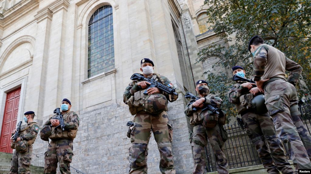 Fransadakı terrora görə məsuliyyəti üzərinə götürən şəxs saxlanıldı