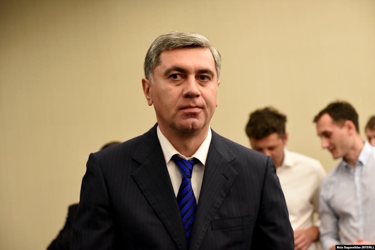 İrakli Okraşvili Gürcüstanda antirus mitinqləri təşkil etməkdə ittiham olunur