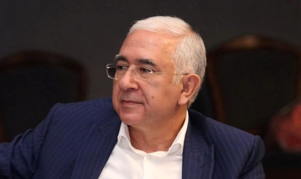 Adil İsmayılovun Vəkillər Kollegiyasına üzvlüyü bərpa olunub
