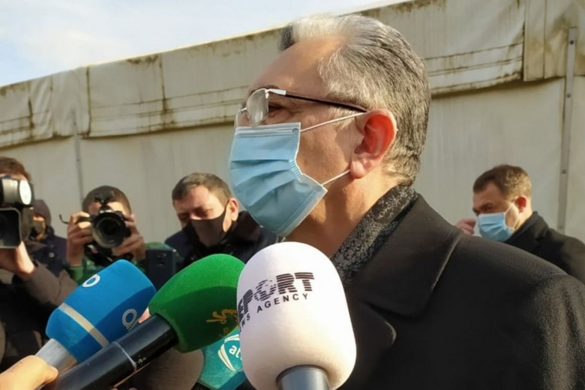 Gecə Bakıda torpaq sürüşməsi olub, Eldar Əzizov da əraziyə baş çəkib