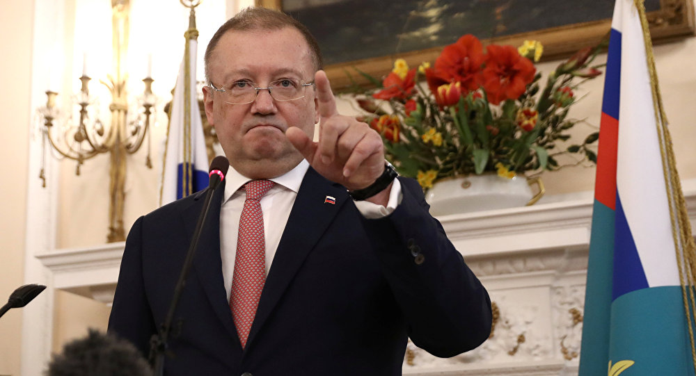 İngilis qəzeti Rusiya səfirini "agent" adlandırıb, səfir üzr tələb edir