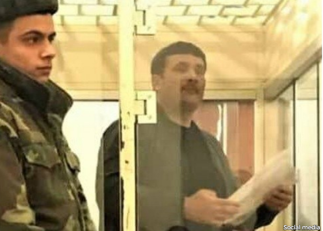 Azad Həsənova qarşı ifadə verən polis məhkəmədə tərlədi, dili dolaşdı