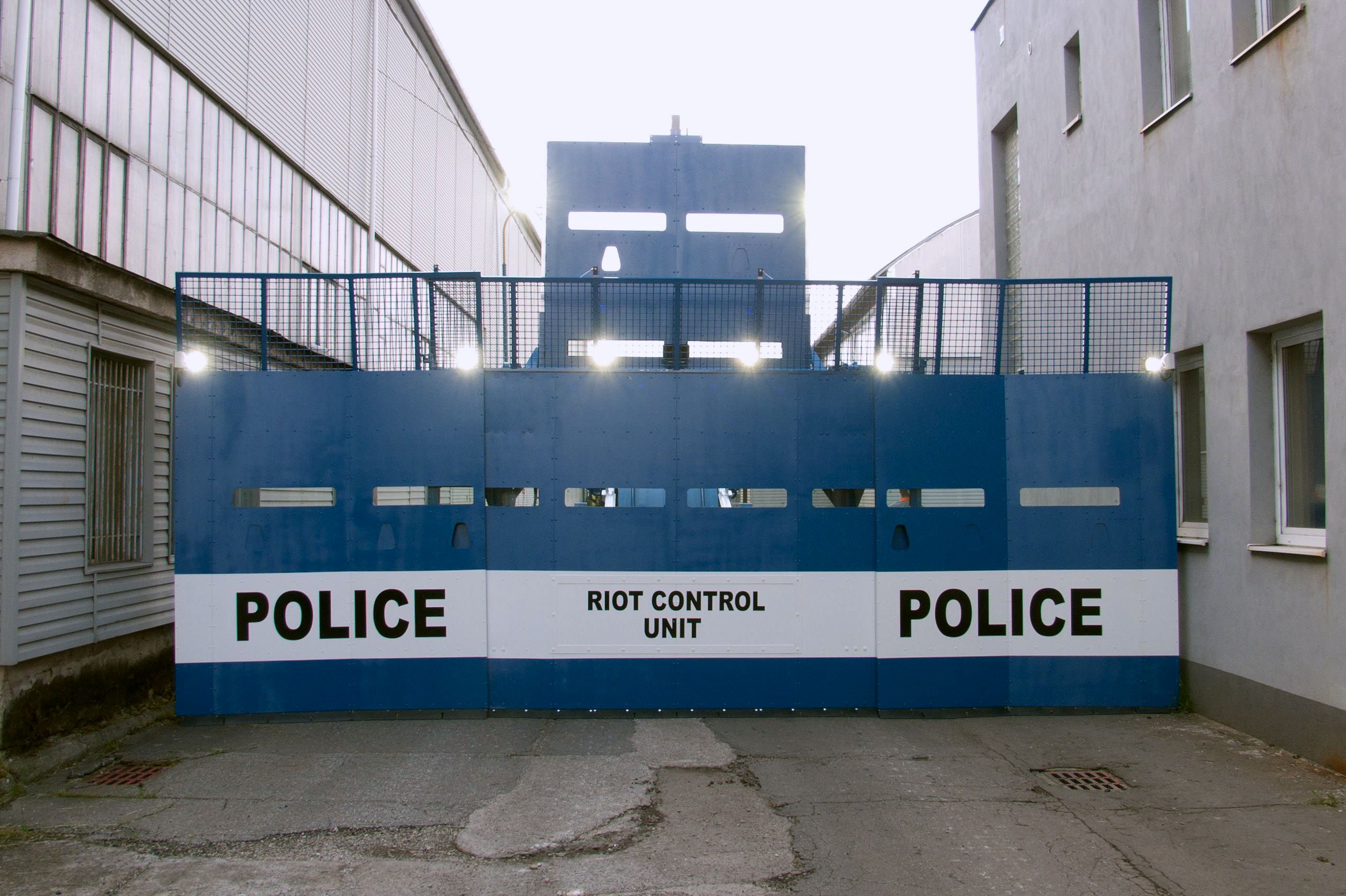 Slovakiyada iğtişaşların qarşısını almaq üçün maşın hazırlanıb