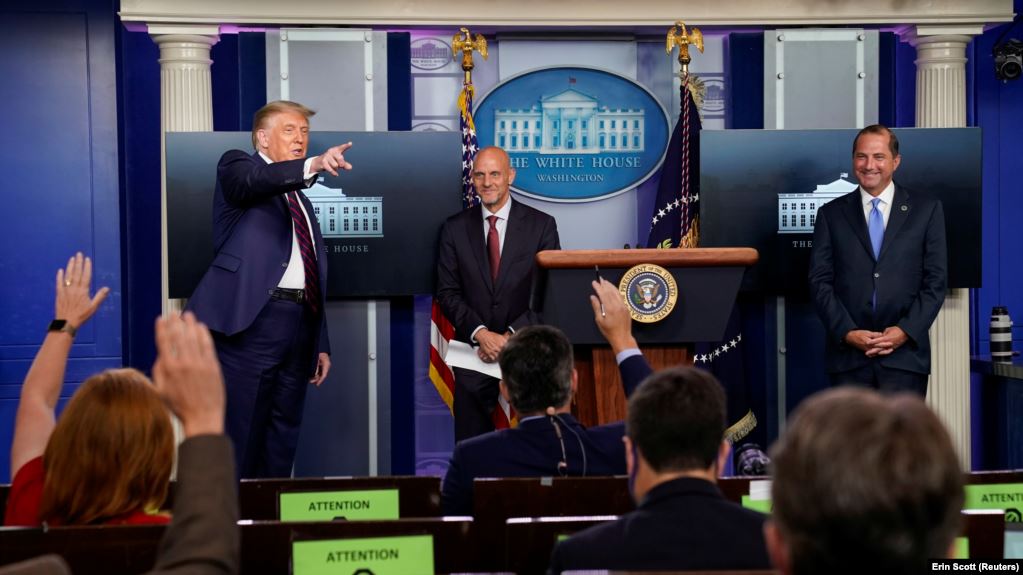 Xarici jurnalistlər üçün viza müddətini qısaltmamağa çağırırlar