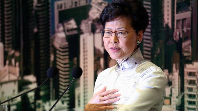 Honq-Konq lideri etirazara səbəb olan məsələyə görə xalqdan üzr istəyib