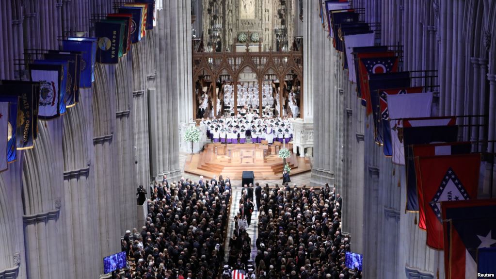 Con Makkeyn dəfn olunub